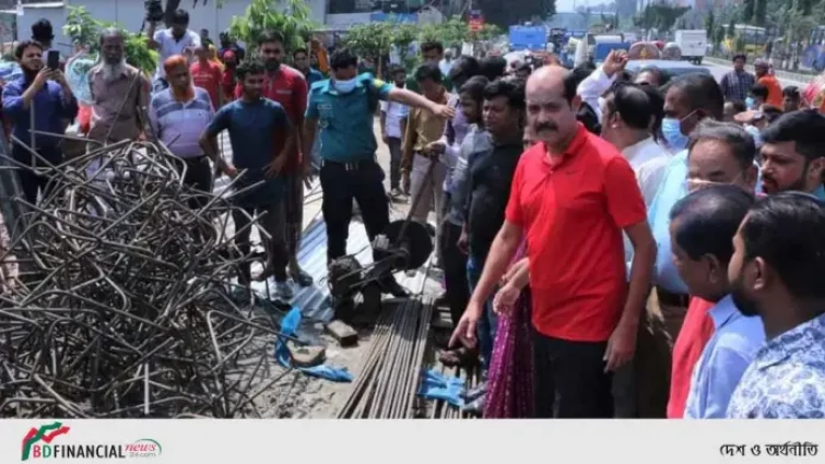 ফুটপাতে রাখা নির্মাণ সামগ্রী ১৮ লাখ টাকায় নিলামে বিক্রি