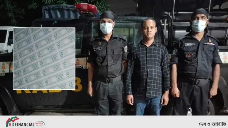 সিগারেটে ব্যবহৃত রাজস্ব বোর্ডের নকল স্টিকার তৈরি করতেন তিনি