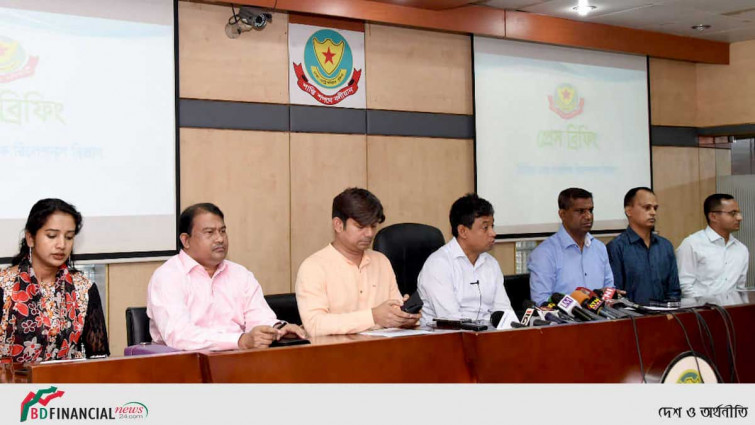 সিসি ক্যামেরার সামনে মোটরসাইকেল রাখার অনুরোধ ডিবির