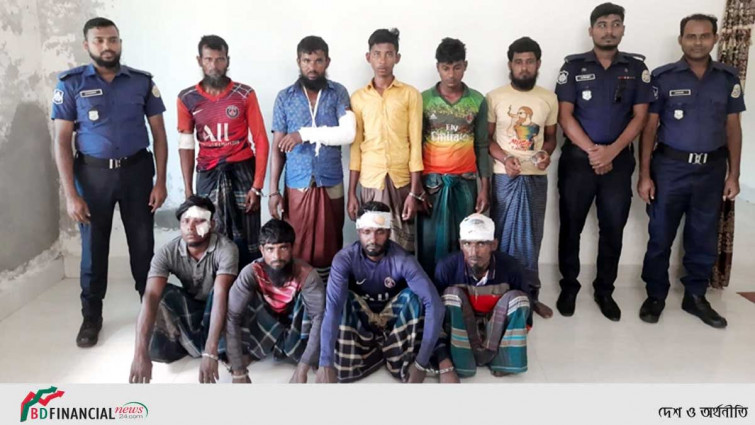 ইলিশ রক্ষার অভিযানে পুলিশের ওপর হামলা, আটক ৯