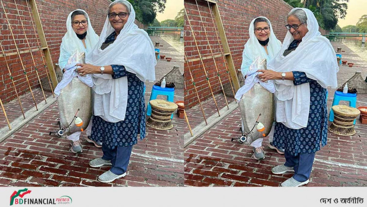 ব্যস্ততার মাঝেও ছোট বোনকে নিয়ে প্রধানমন্ত্রীর মাছ শিকার