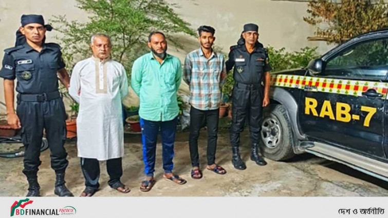 ওত পেতে ছিলেন স্কুলের সামনে, কাছে যেতেই...