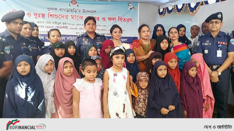 নিজে রান্না করে এতিম শিশুদের খাওয়ালেন এসপিপত্নী
