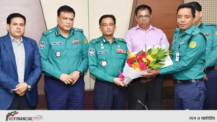 দক্ষতার সঙ্গে কাজ করে পুলিশের সুনাম বাড়াতে হবে: ডিএমপি কমিশনার