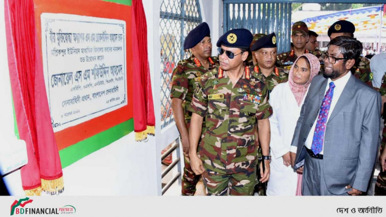 সেনাবাহিনী প্রধান কর্তৃক নড়াইল এলাকা পরিদর্শন