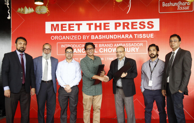 অশুদ্ধতাকে ছাড় না দেওয়ার যাত্রায় বসুন্ধরা টিস্যু’র ব্র্যান্ড অ্যাম্বাসেডর হলেন চঞ্চল চৌধুরী