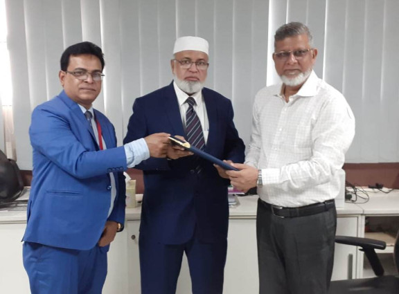 জিটিএফ এর ৫,০০০ কোটি টাকা বিনিয়োগ বিতরণে বাংলাদেশ ব্যাংকের সাথে স্ট্যান্ডার্ড ব্যাংকের অংশগ্রহণমূলক চুক্তি স্বাক্ষর