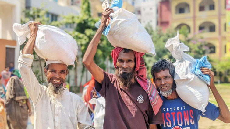 বিদ্যানন্দের মাধ্যমে ১২ হাজার খাবার ও খাদ্যসামগ্রী বিতরণ করলো স্ট্যান্ডার্ড চার্টার্ড