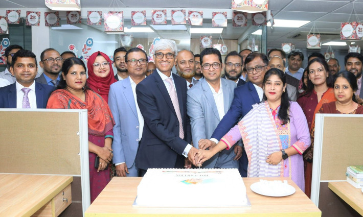 লংকাবাংলা ফাইন্যান্স এর ক্রেডিট কার্ড পোর্টফোলিও ৫০০ কোটি টাকার মাইলফলক অর্জন