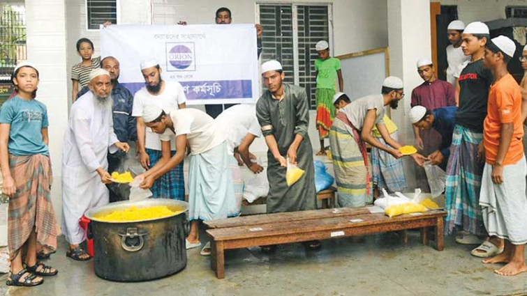 বন্যাদুর্গত এলাকায় উদ্ধার ও ত্রাণ বিতরণ করছে ওরিয়ন