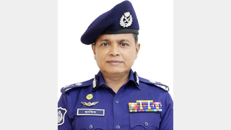 স্ত্রী-সন্তানসহ সাবেক ডিএমপি কমিশনারের ব্যাংক হিসাব স্থগিত