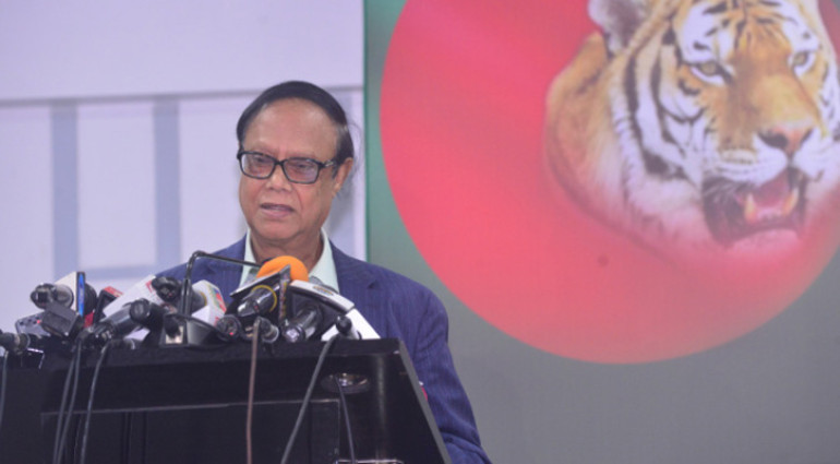 পাচার হওয়া অর্থ ফেরাতে কমিশন দেওয়া হবে: গভর্নর