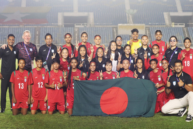 আজ রাত আড়াইটায় নারী ফুটবল দলকে সংবর্ধনা দেবে বাফুফে