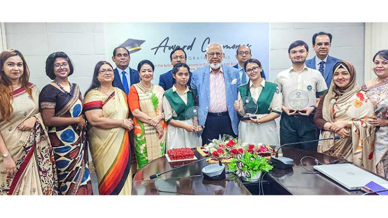 সাউথইস্ট ব্যাংক গ্রিন স্কুলের কৃতী শিক্ষার্থীদের সংবর্ধনা