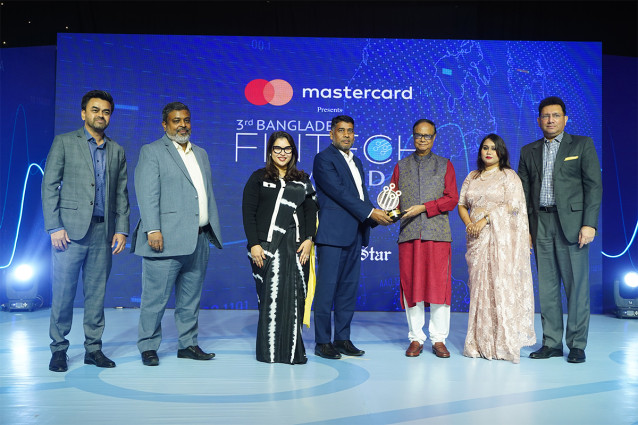 ‘ফিনটেক ইনোভেশন অব দ্য ইয়ার-ব্যাংক’ পুরস্কার পেল প্রাইম ব্যাংক