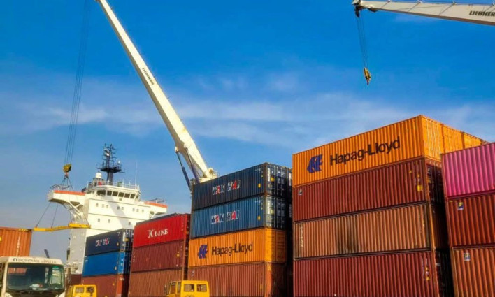 ধর্মঘটে স্থবির চট্টগ্রাম বন্দর