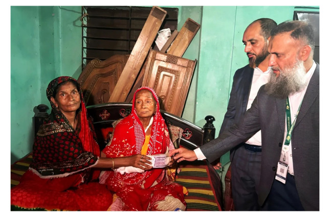 চিকিৎসা কষ্টে থাকা কাঙালিনী সুফিয়ার দায়িত্ব নিল এবিজি ফাউন্ডেশন